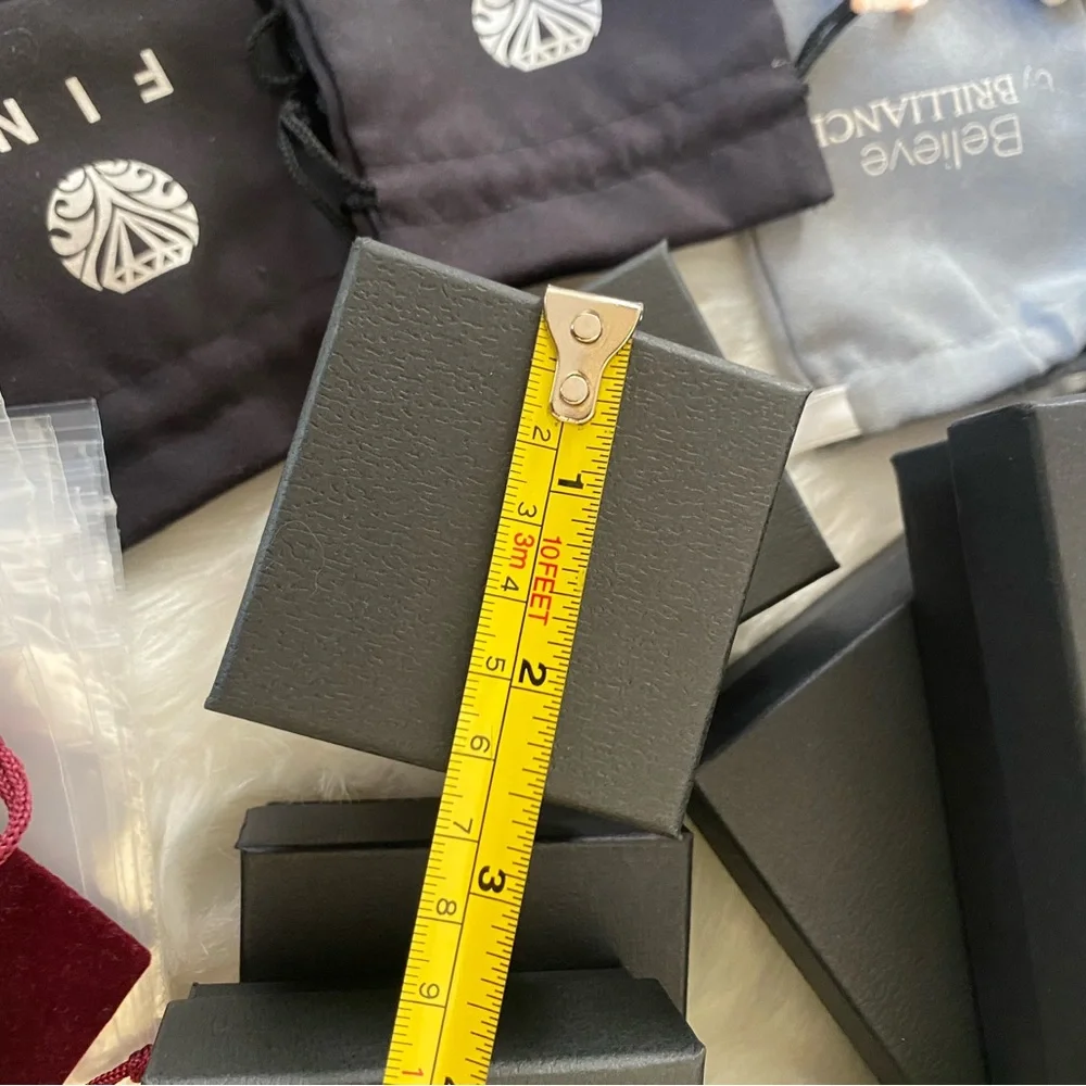 Helzberg Diamonds Burgundy Velvet Pouches and in various box bundle